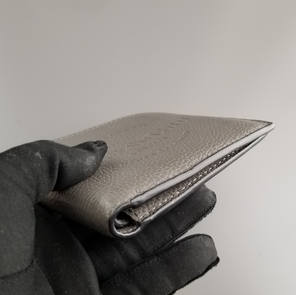 COACH Men's Billfold wallet - Picture 10 of 16
